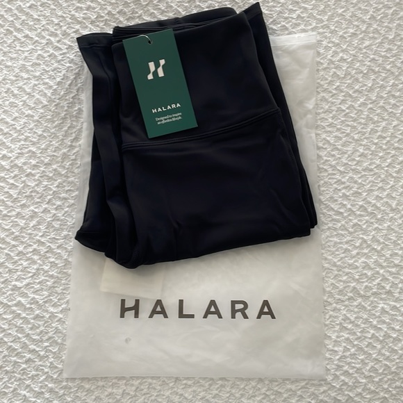 NWT - Halara Leggings. XS - Picture 5 of 5